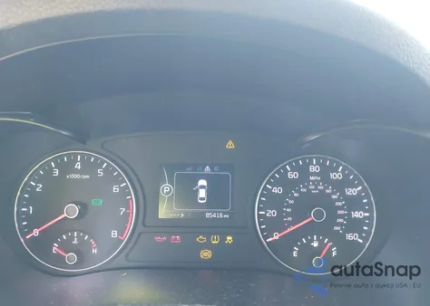 2018 Kia Optima S z USA, uszkodzony, nr VIN 5XXGT4L34JG210233